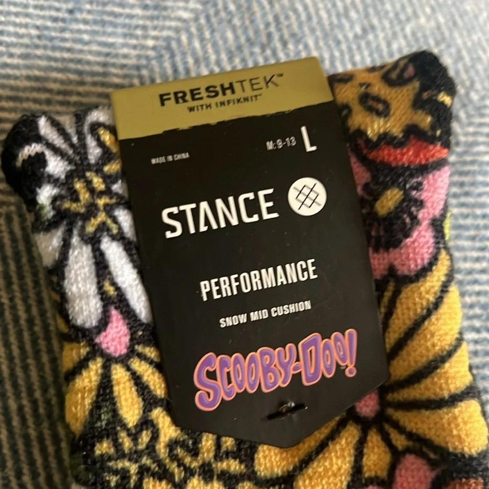 NWT Stance Scooby Doo snow socks M 9-13